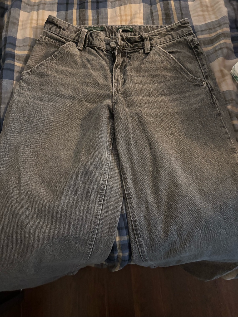 Classic Women's Grey Washed Jeans